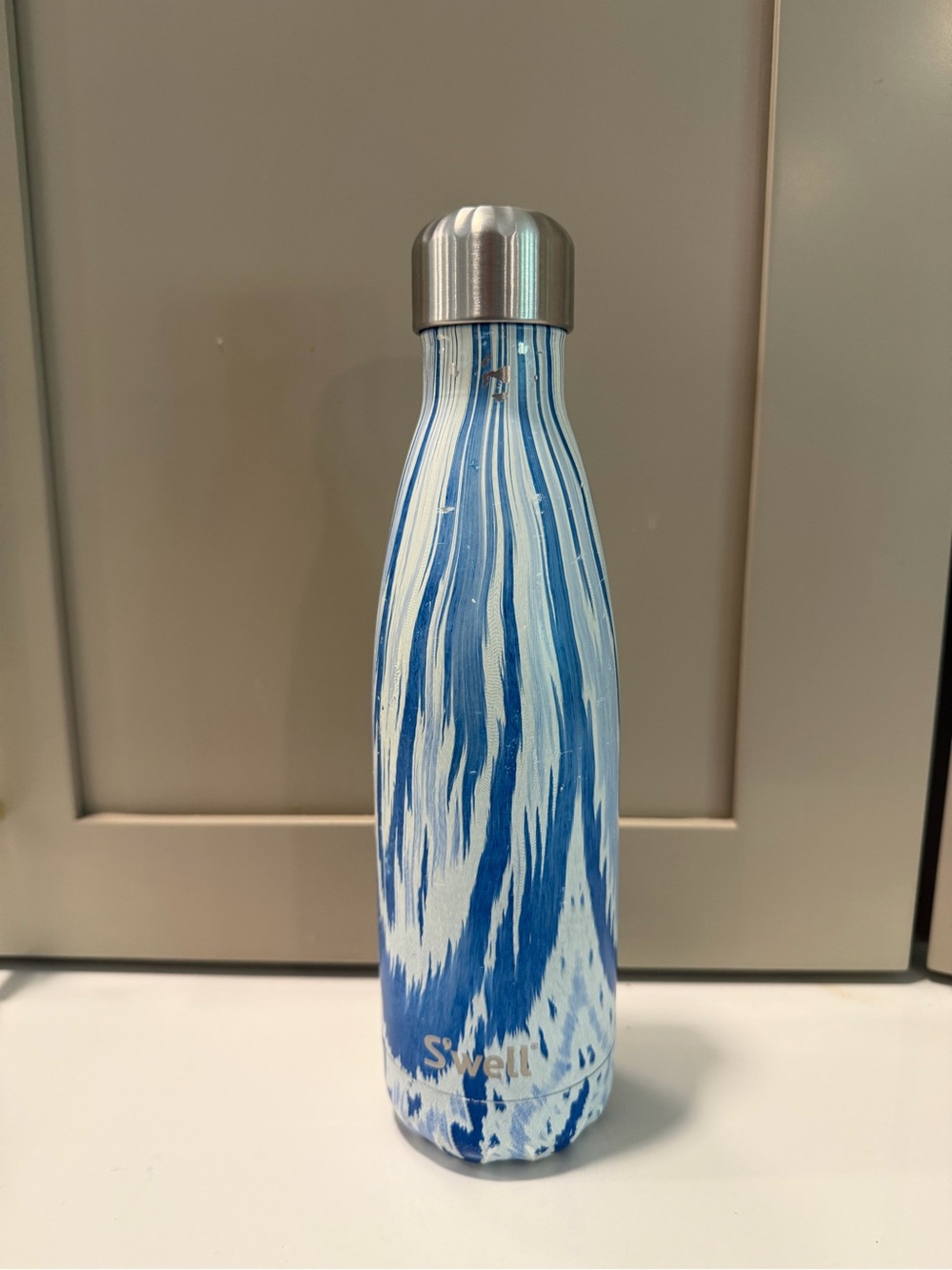 Swell Bottle - 17oz - Blue & White